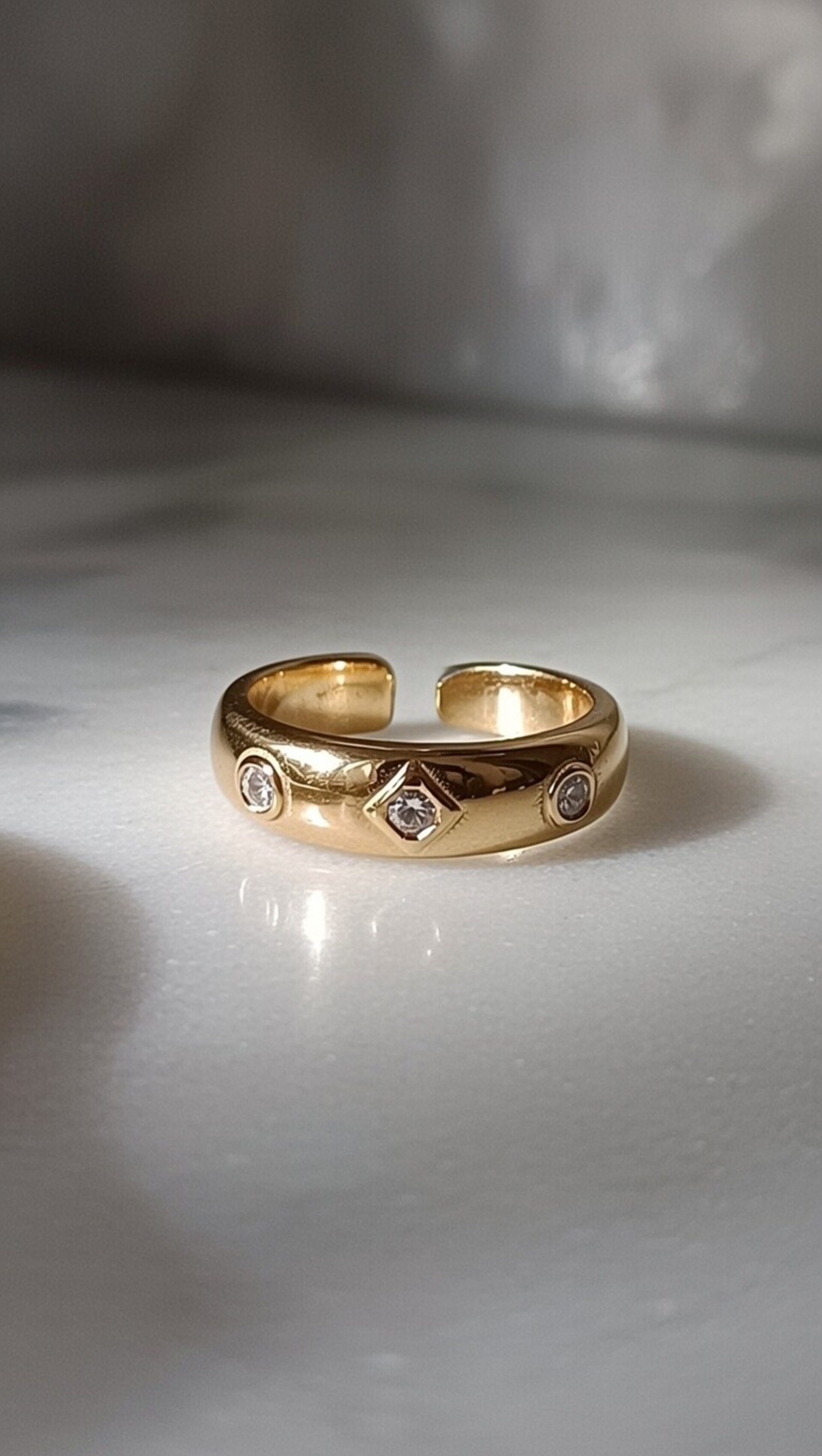 Anillo Alianza Dorada Geométrica con Circonitas - 6