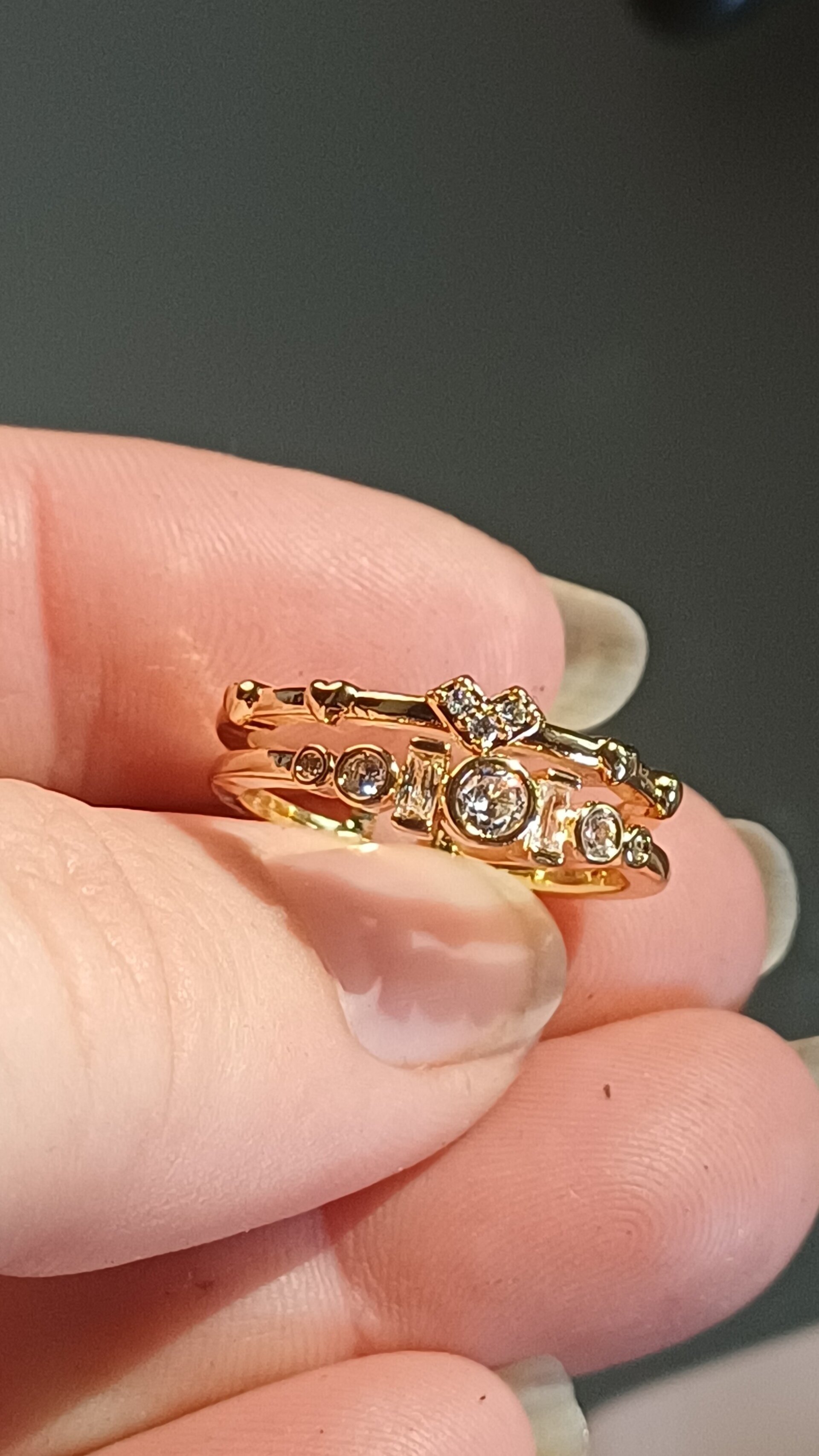 Anillo Corazón de Brillo – Acero Quirúrgico Dorado Ajustable - 1