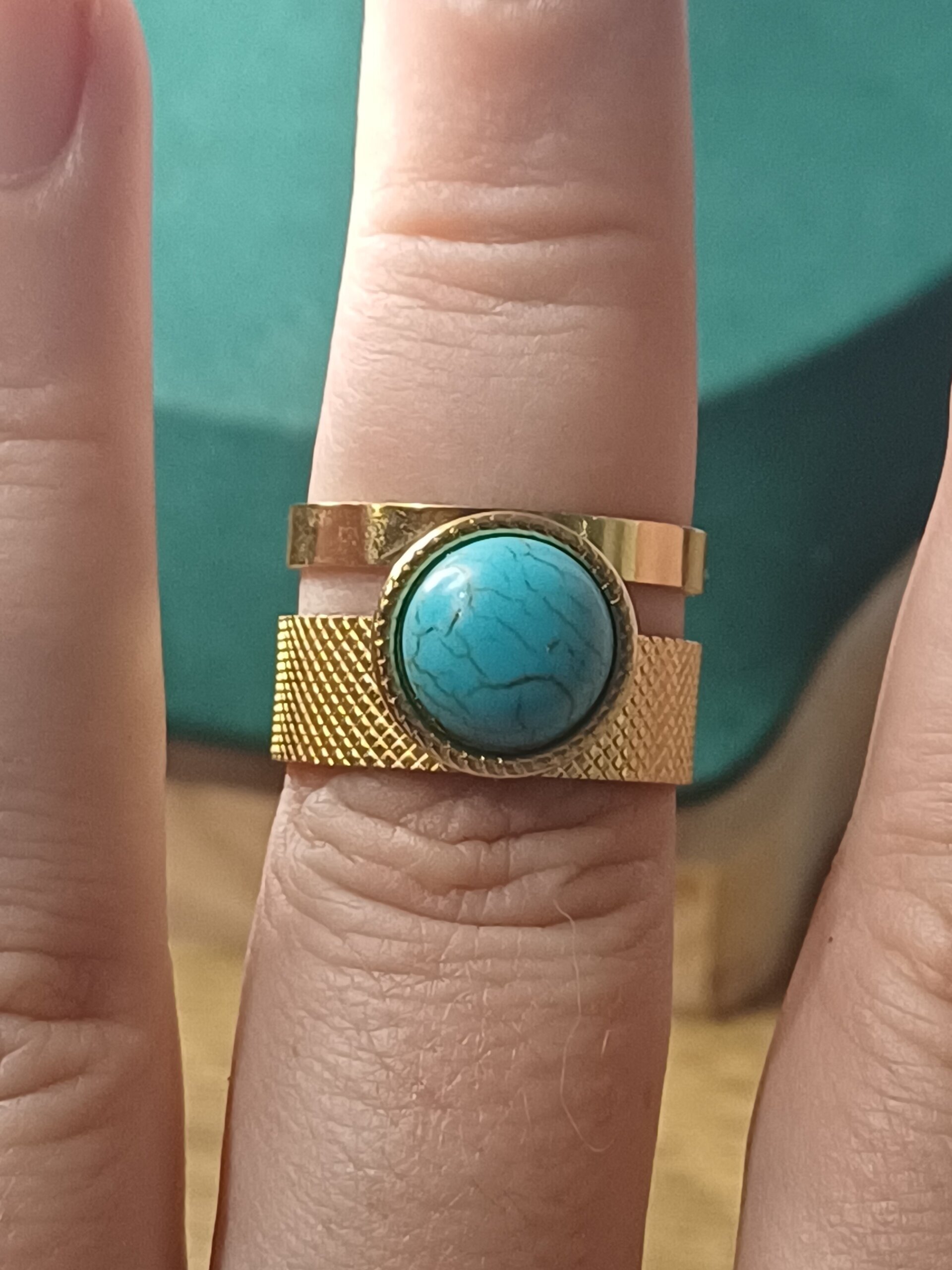 Anillo Zafira – Acero Dorado con Turmalina Azul (Ajustable) - 2