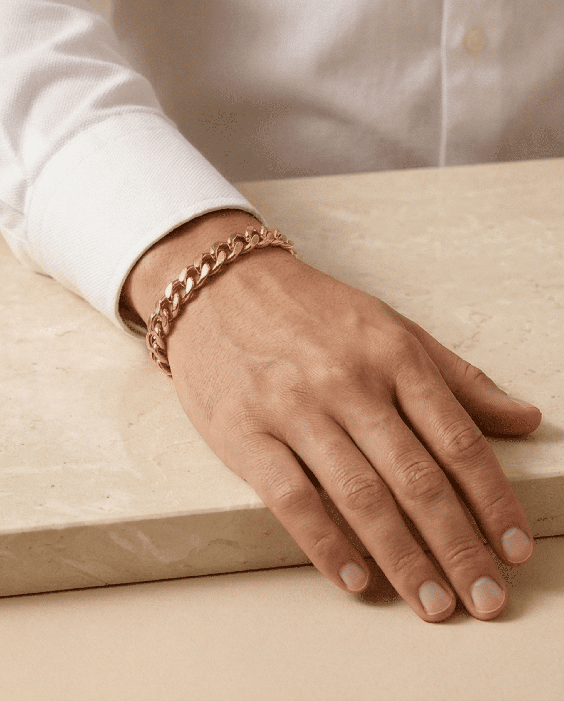 Pulsera Unisex Gold Steel – Minimalismo dorado para todos los estilos - 2