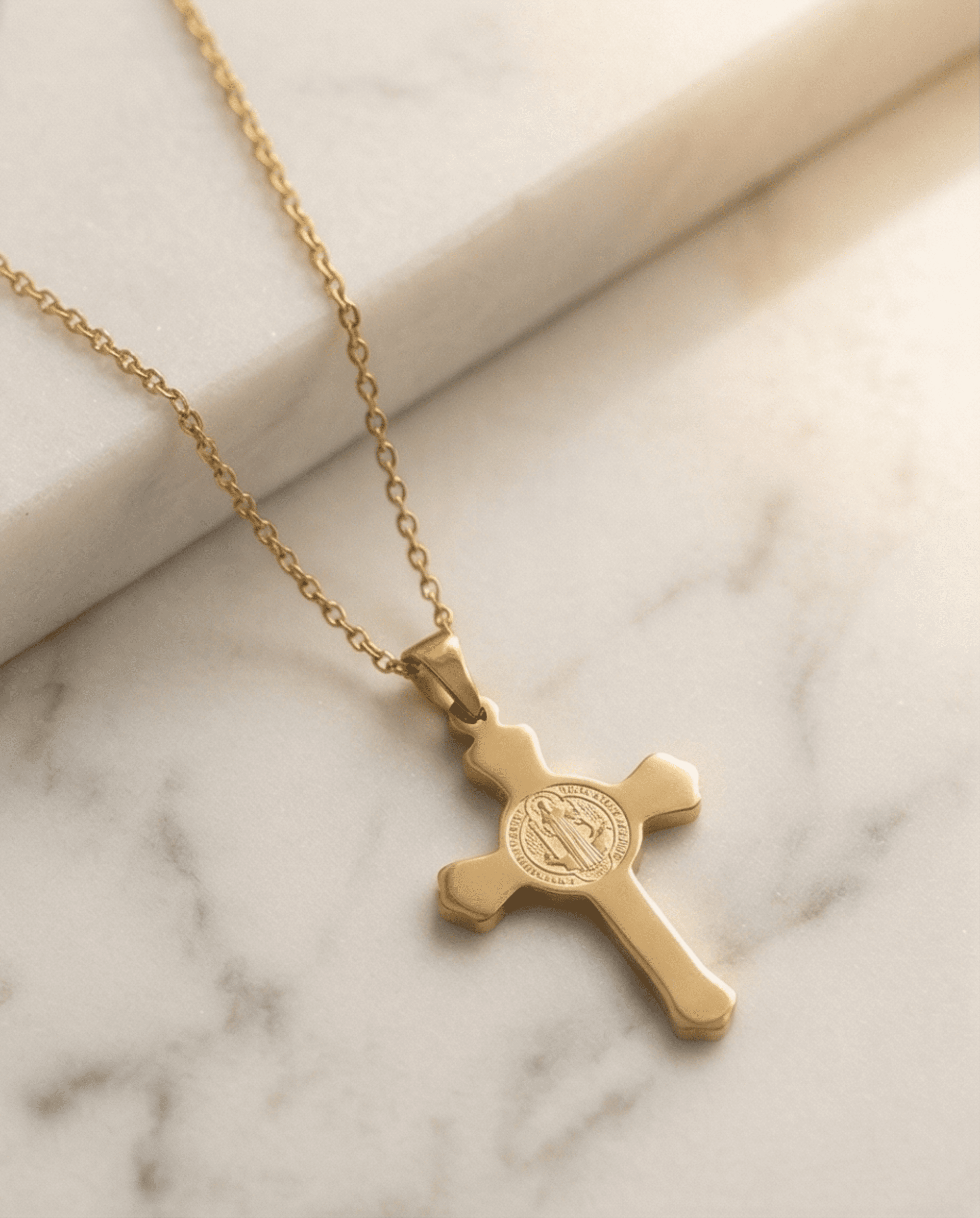 Crucifijo San Benito - Chapado en oro 18klt - 1