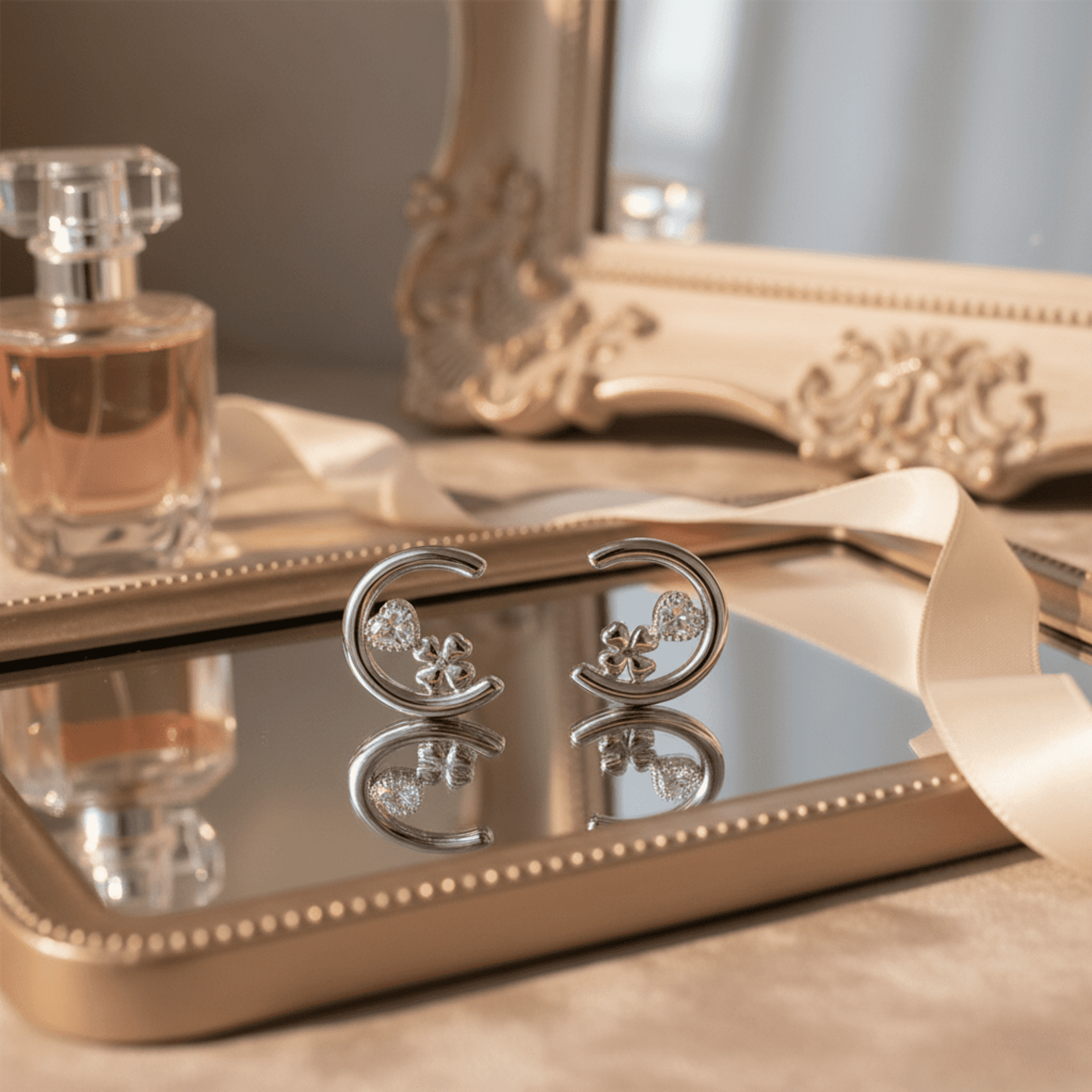 Pendientes de acero quirúrgico con trébol y circonita | Elegantes hipoalergénico - 2