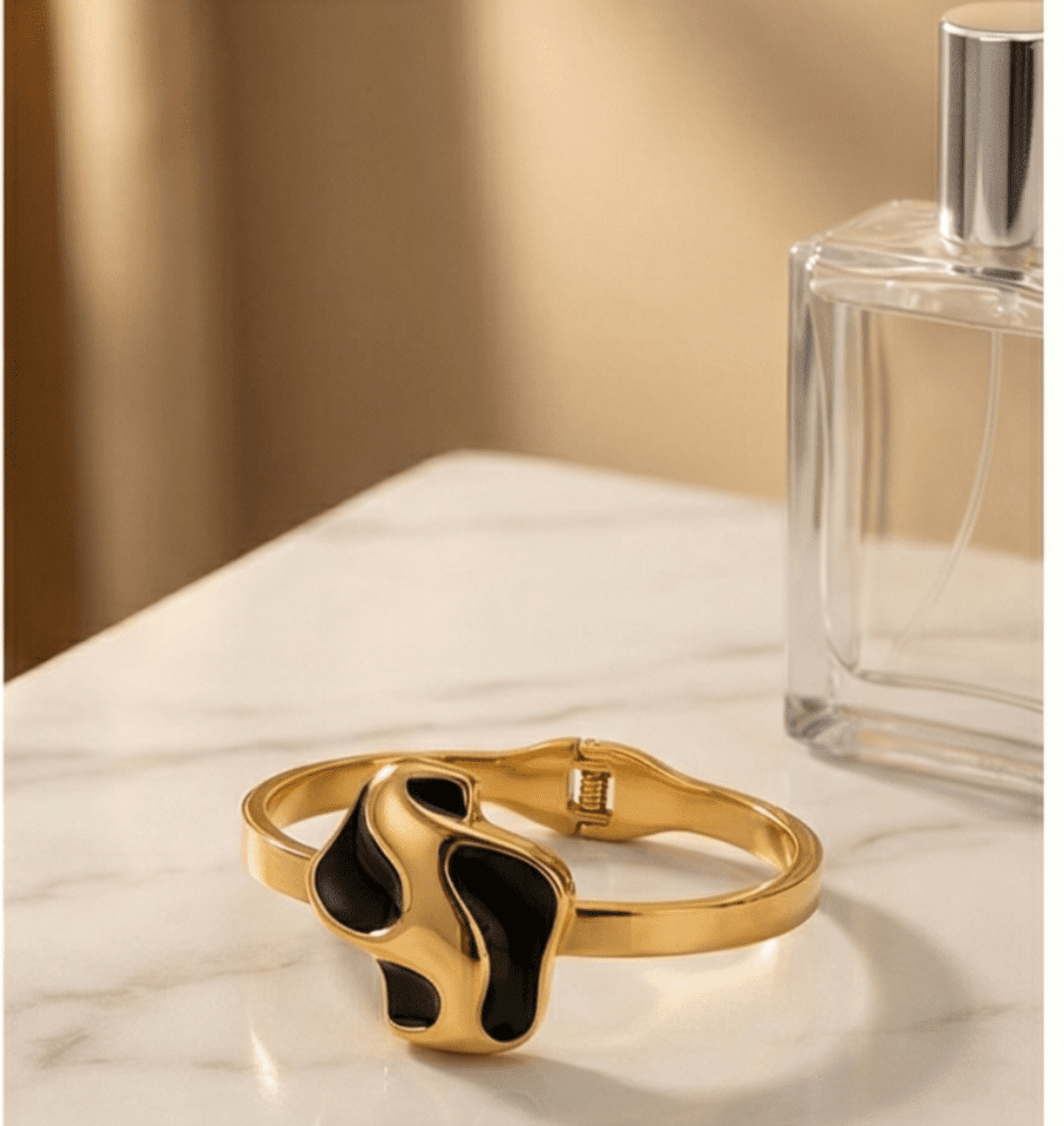 Brazalete Art Décor Negro y Oro - Chapado oro 18klt - 3