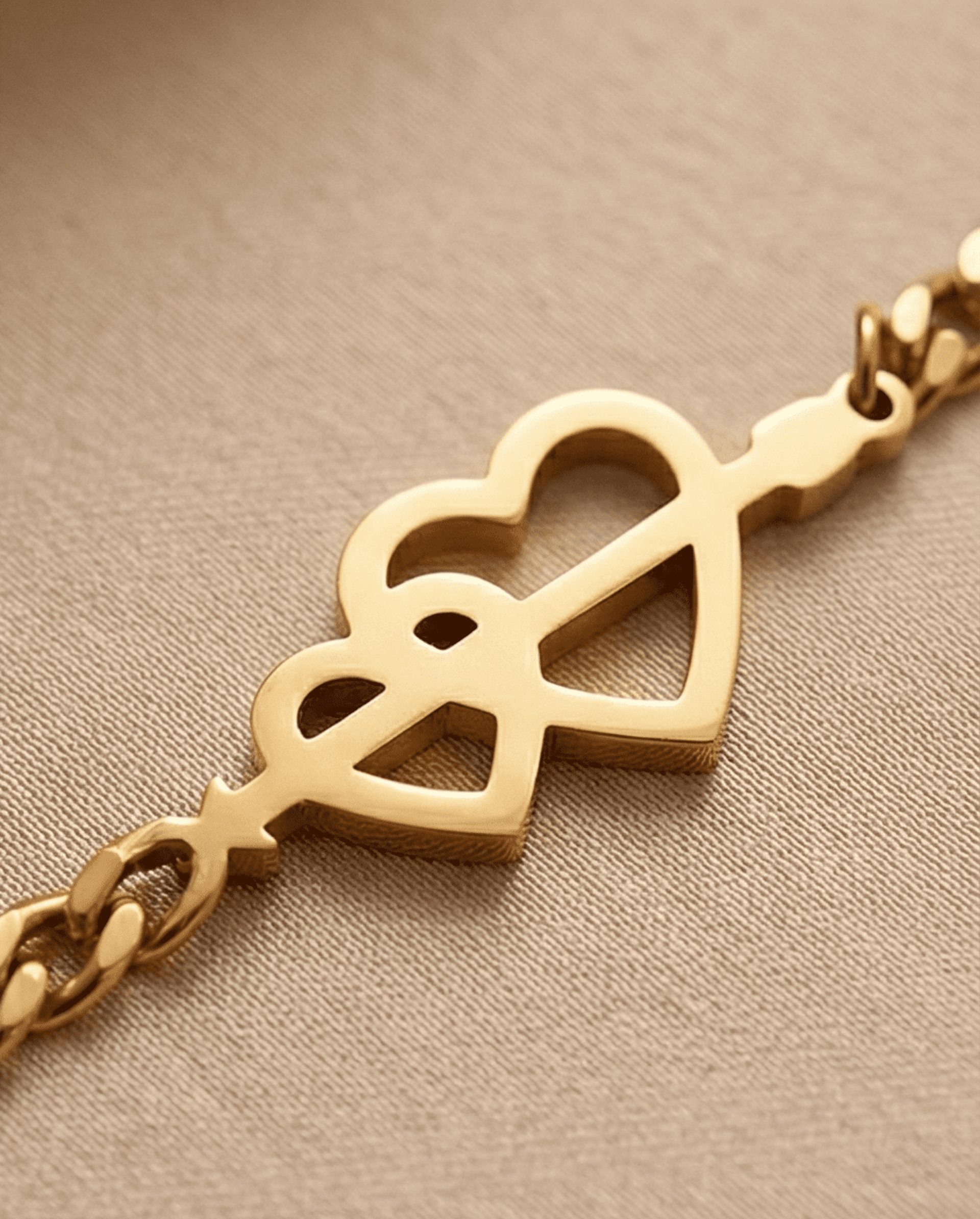 ✨ Pulsera Corazones Entrelazados – Acero Inoxidable Dorado ✨ - 2