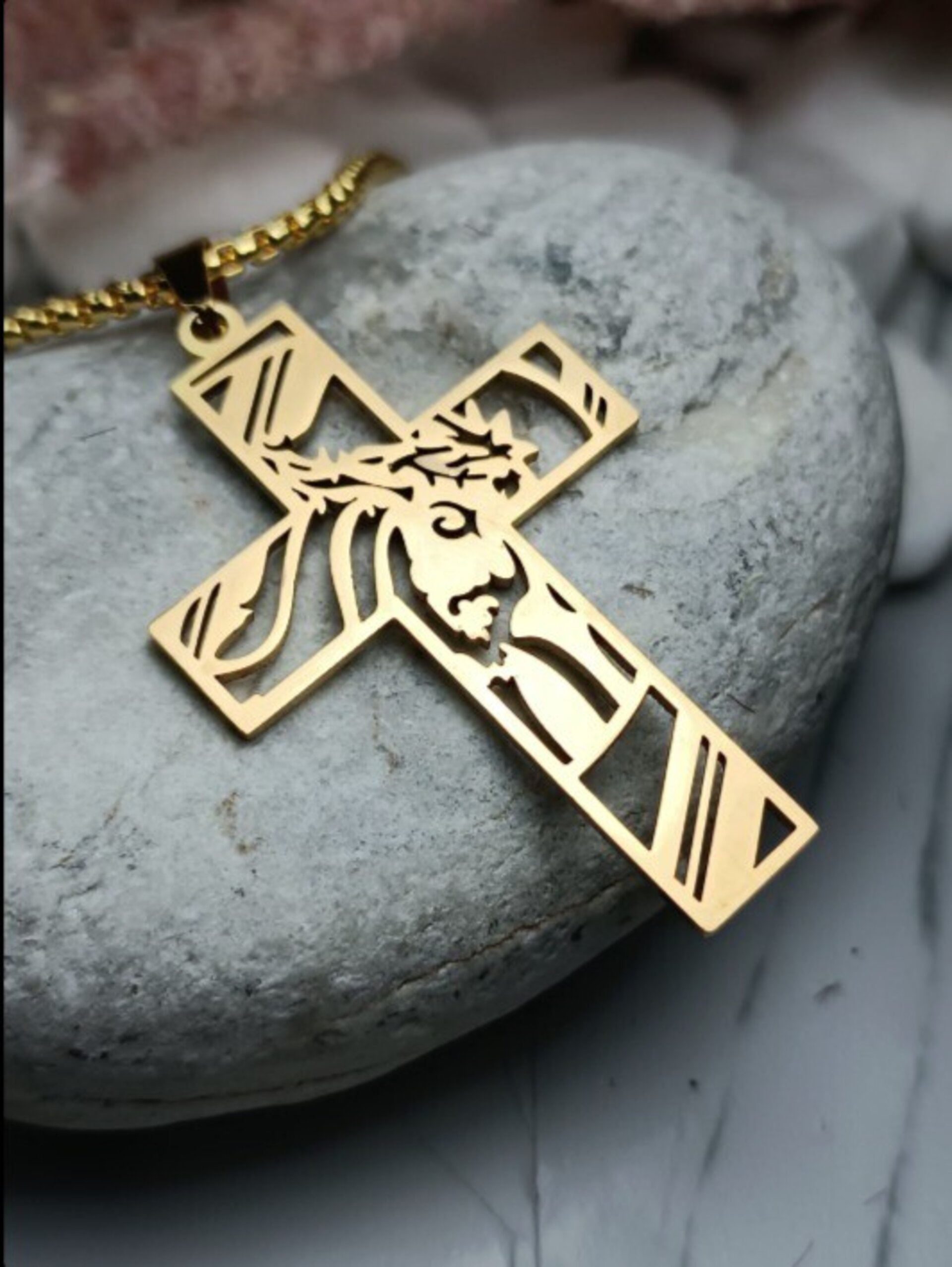 Collar Cruz de Fe en acero dorado - 2