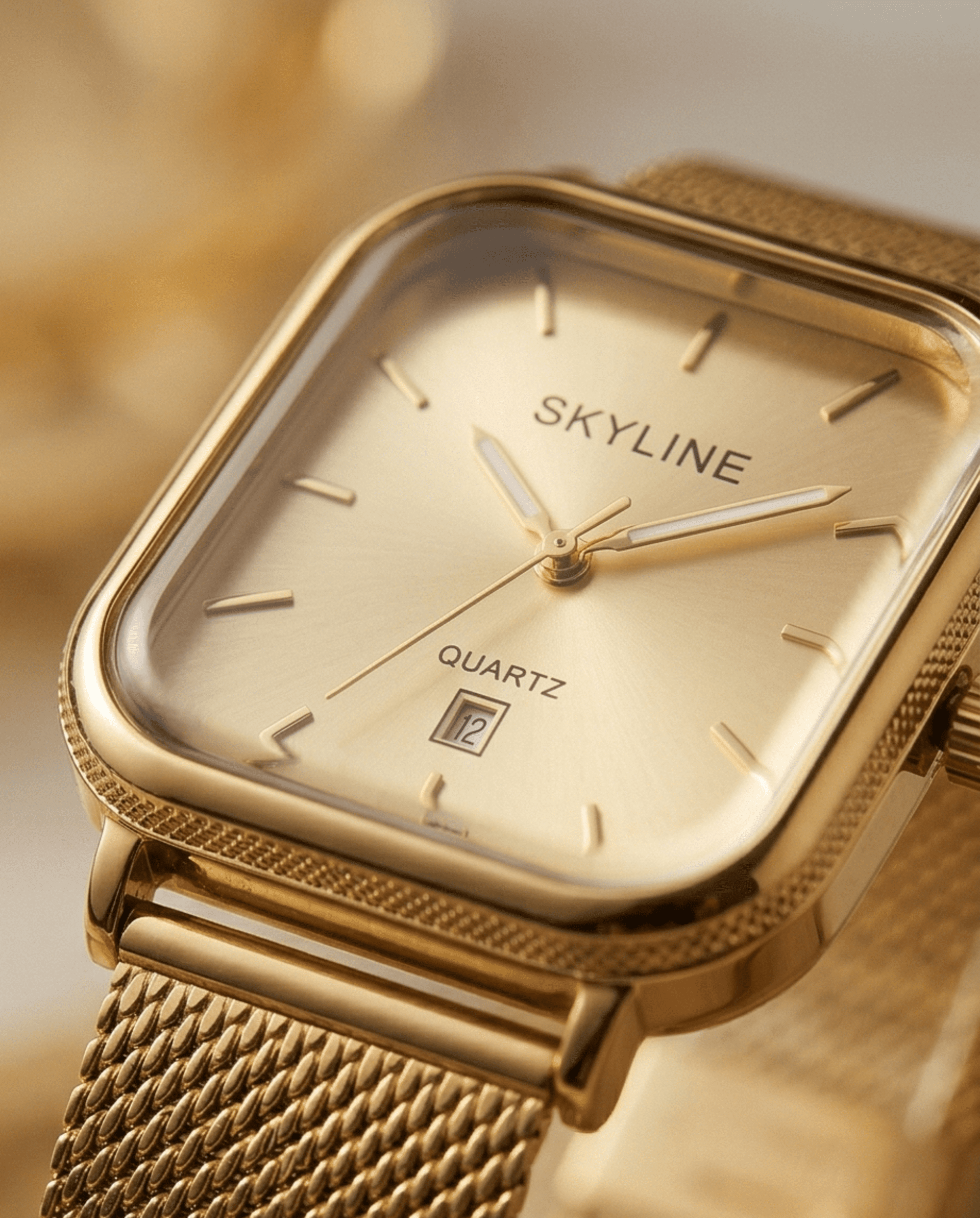 Reloj Skyline Cuadrado Oro con Malla Milanesa - 4
