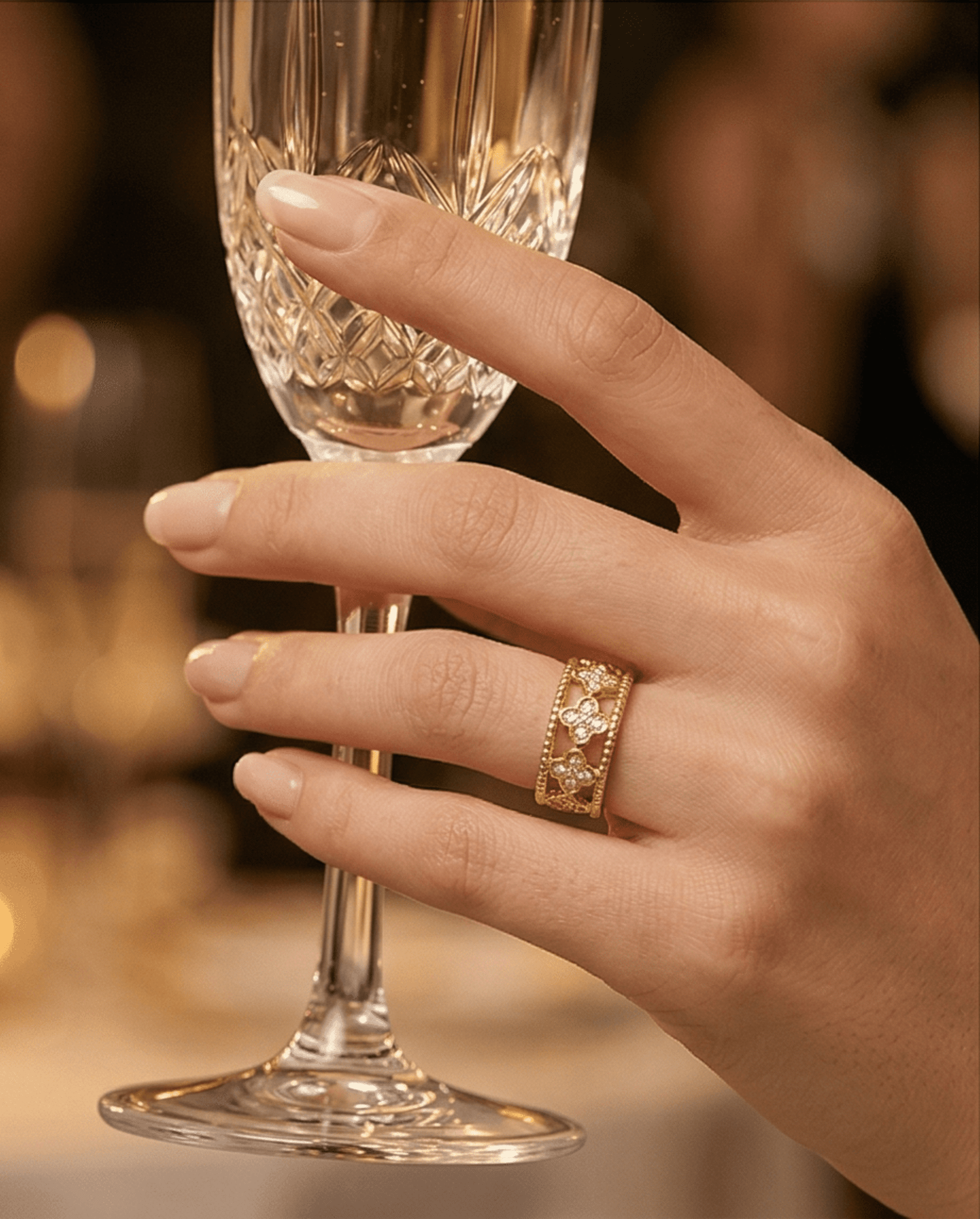 Anillo Golden Bloom – Elegancia floral en diseño calado - 3