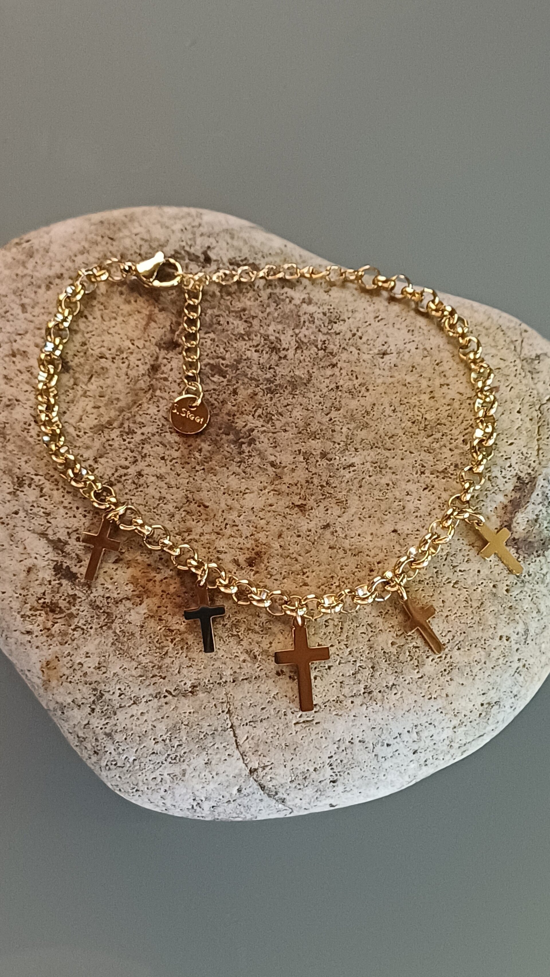 Pulsera Faith – Acero Quirúrgico Dorado con Cruces - 1