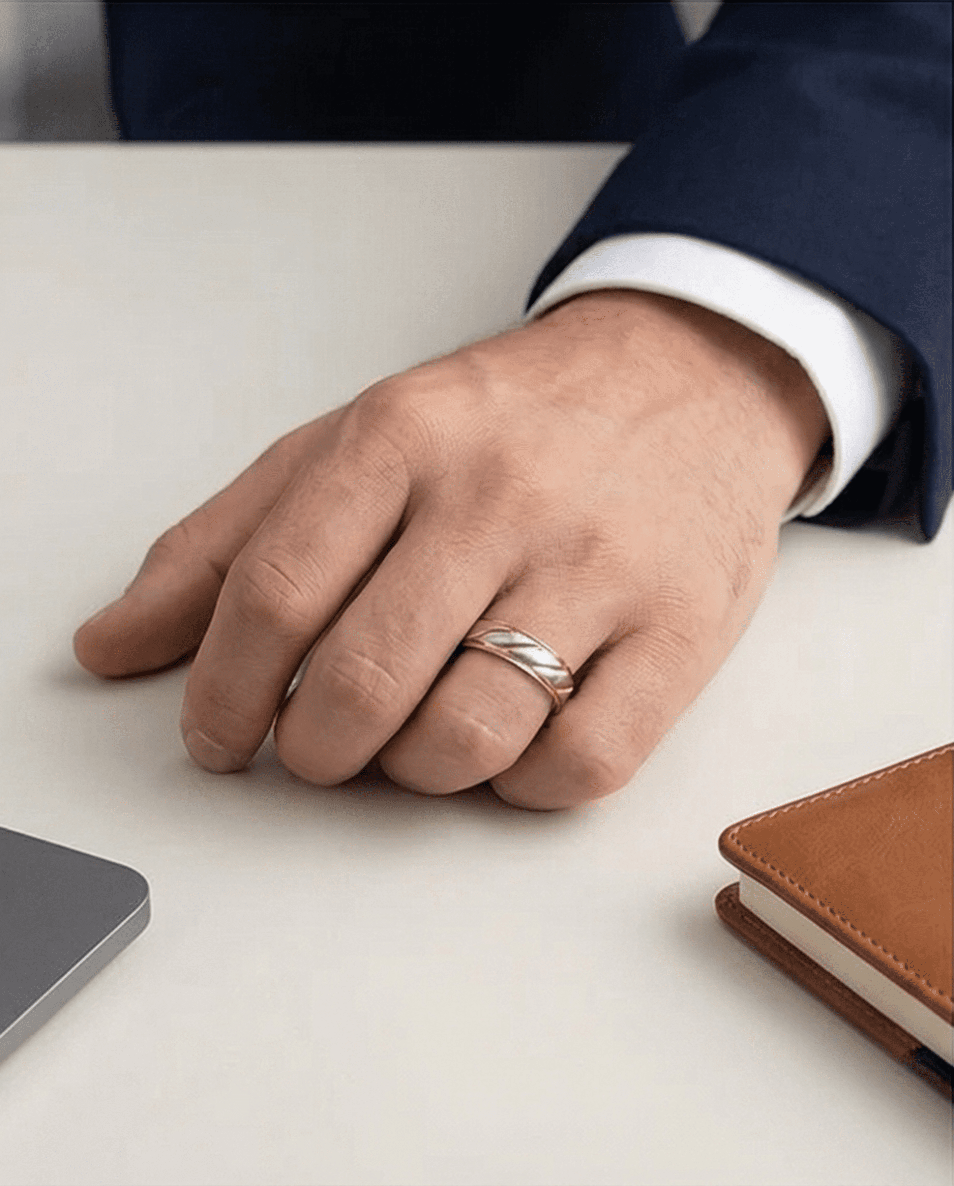 Alianza Zeus bicolor - acero quirúrgico chapado en oro 18klt - 2