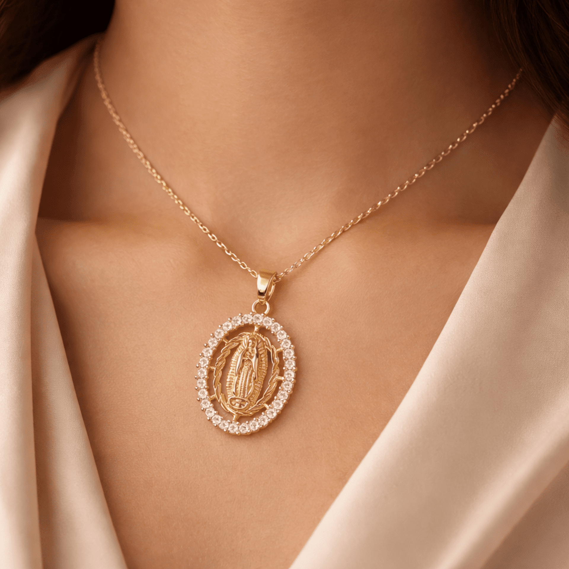 Collar Virgen de María El Collar Virgen de – Acero Quirúrgico Chapado en Oro 18K - 2