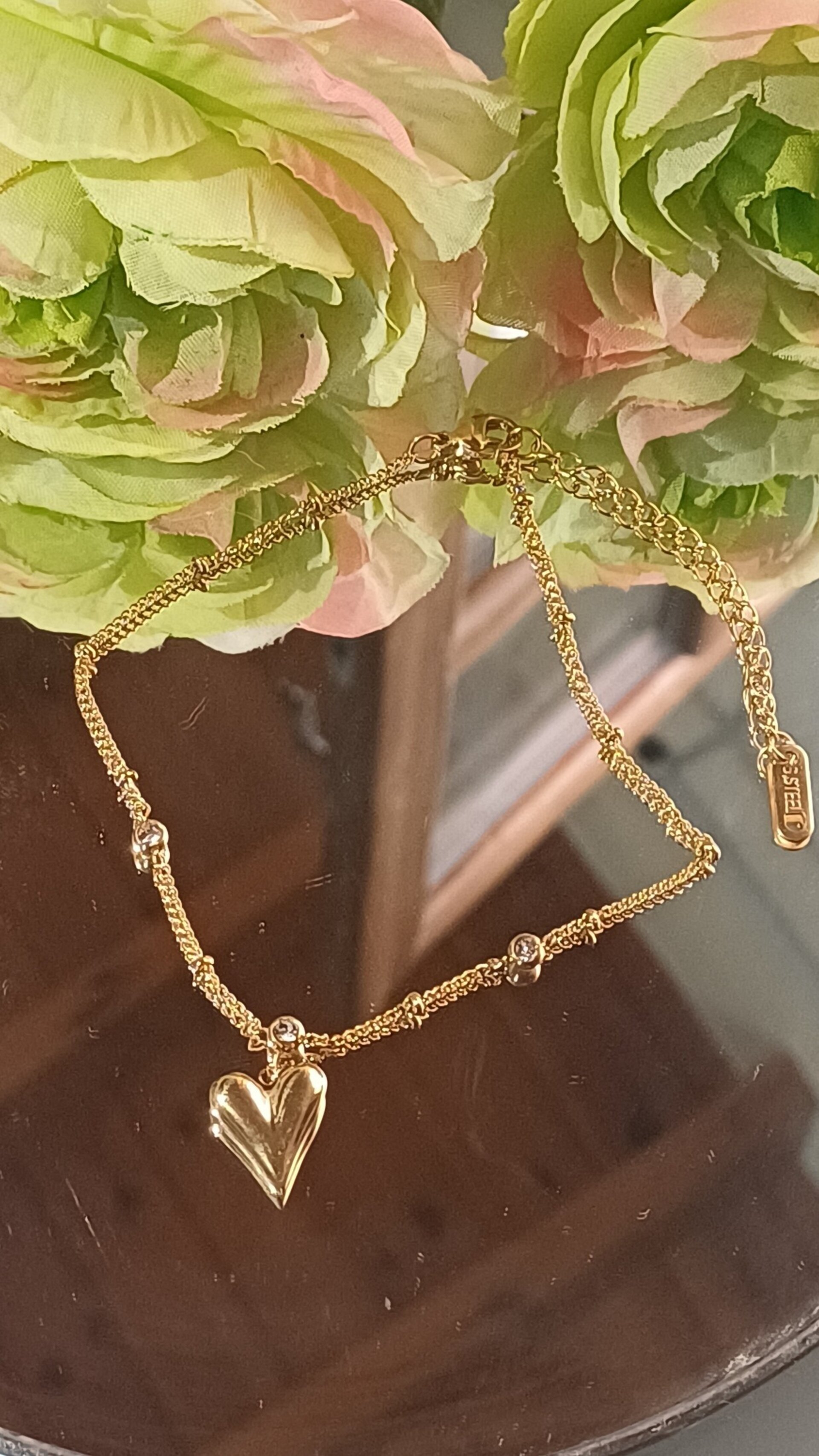 Pulsera tobilleras de acero dorado con corazón y circonitas – Joyería elegante - 1