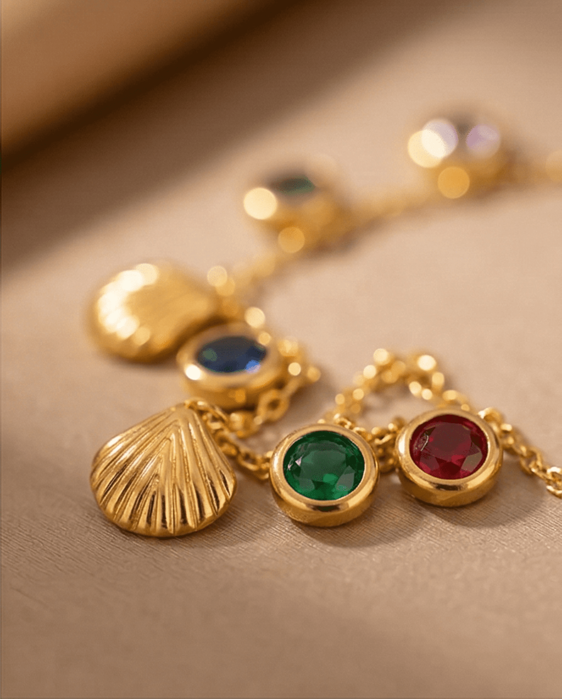 Golden Shell Colors – Pulsera Dorada en Acero Quirúrgico 316L - 1