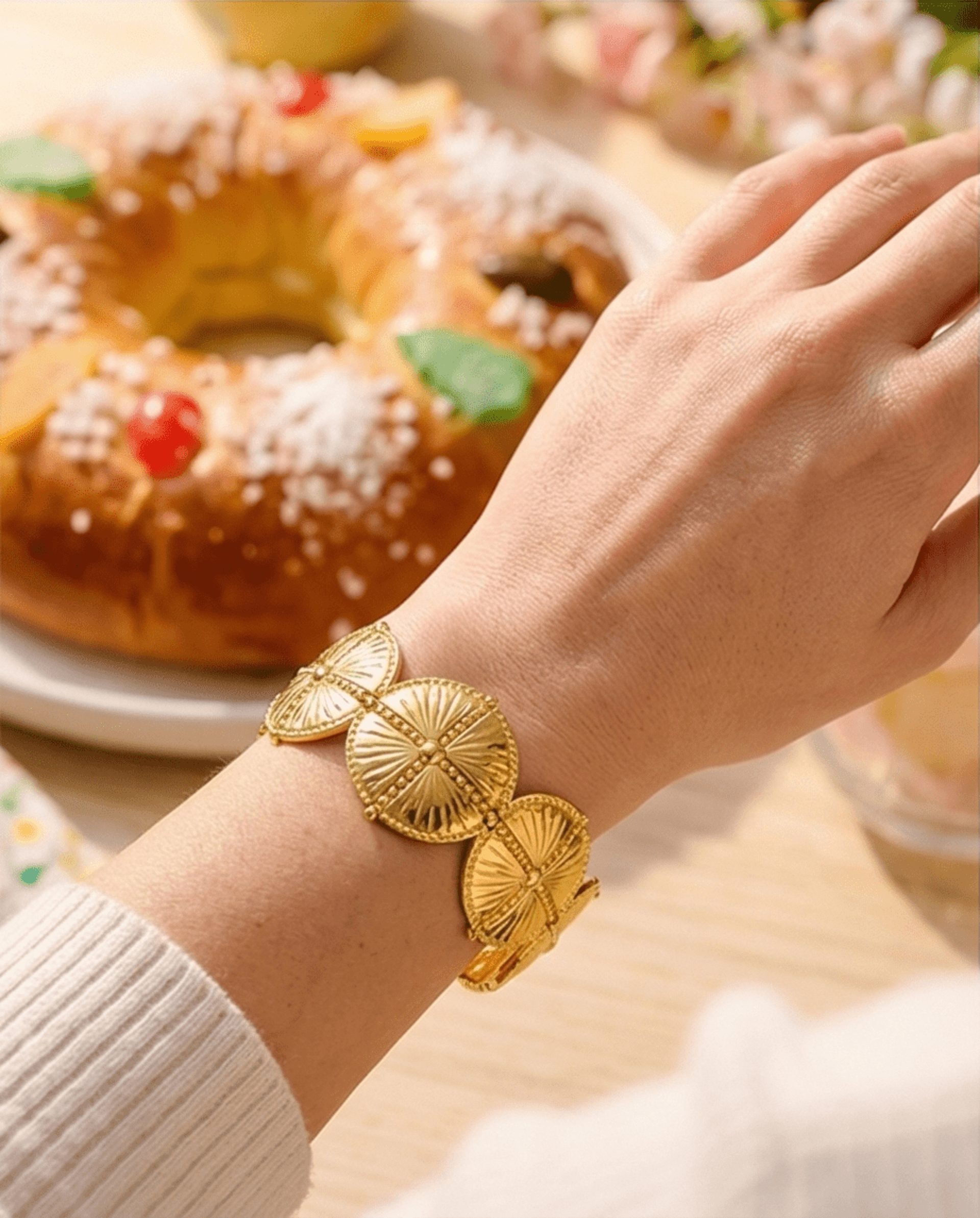 ✨ Brazalete Roma Dorado Elegancia Atemporal ✨ - 5