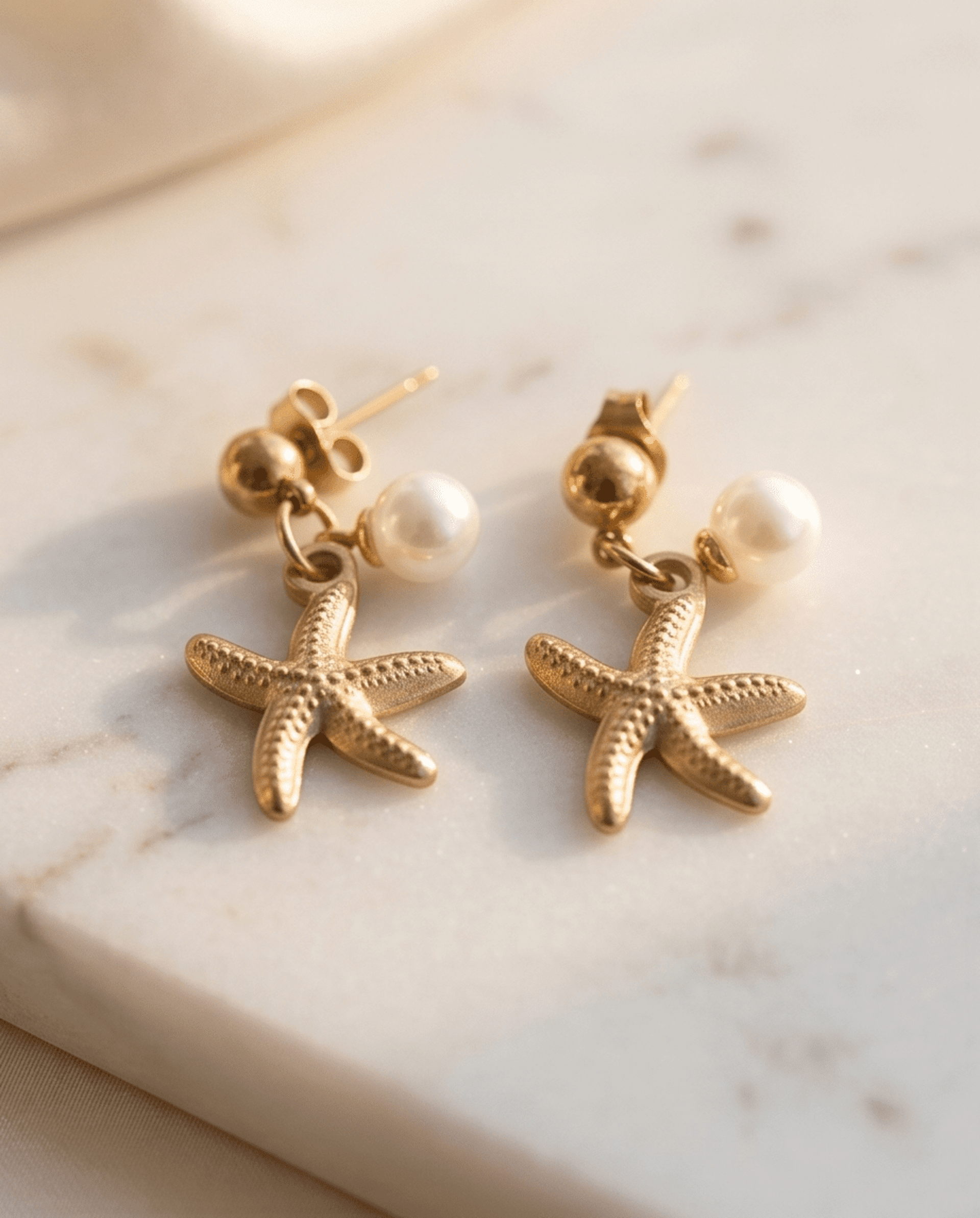 Pendientes Estrella de Mar con Perlas – Elegancia playera en oro - 1