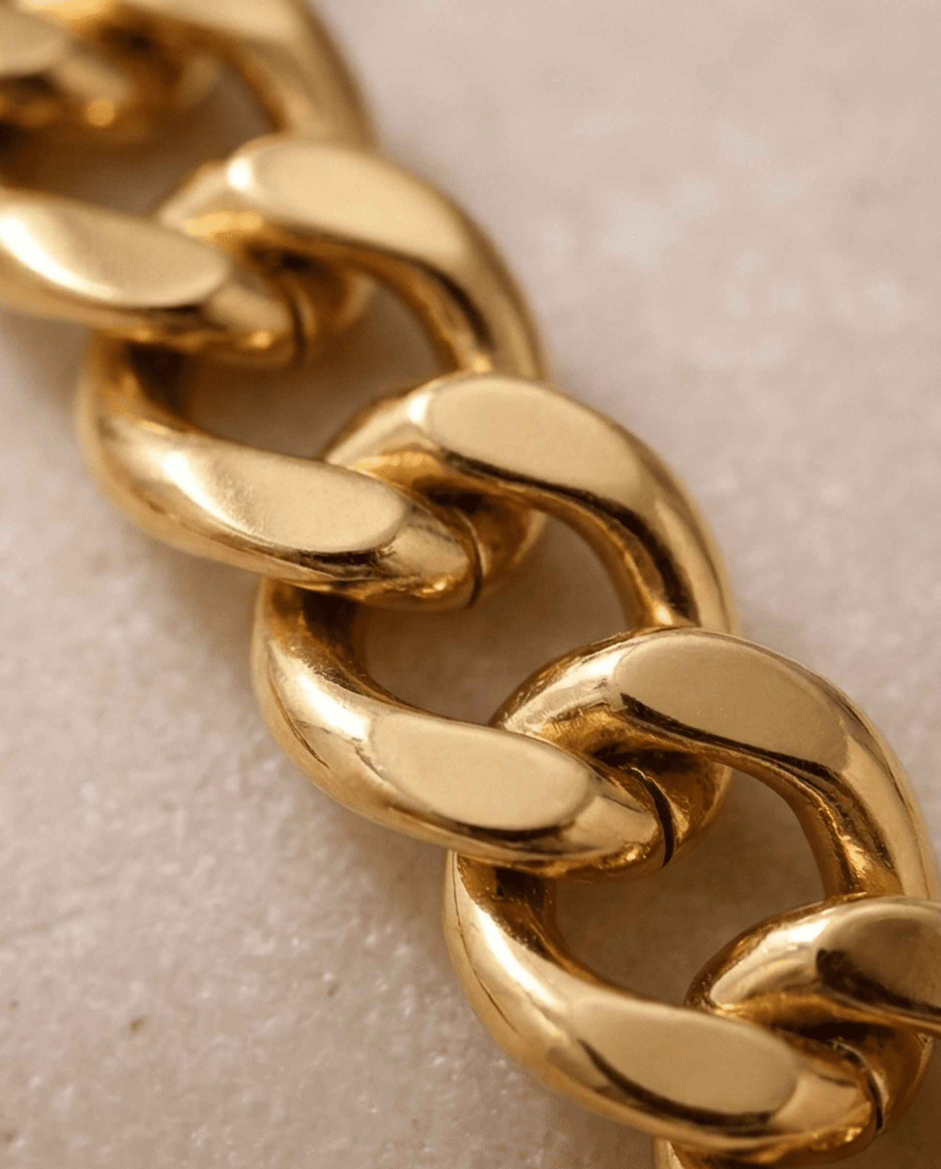 Pulsera Unisex Gold Steel – Minimalismo dorado para todos los estilos - 4