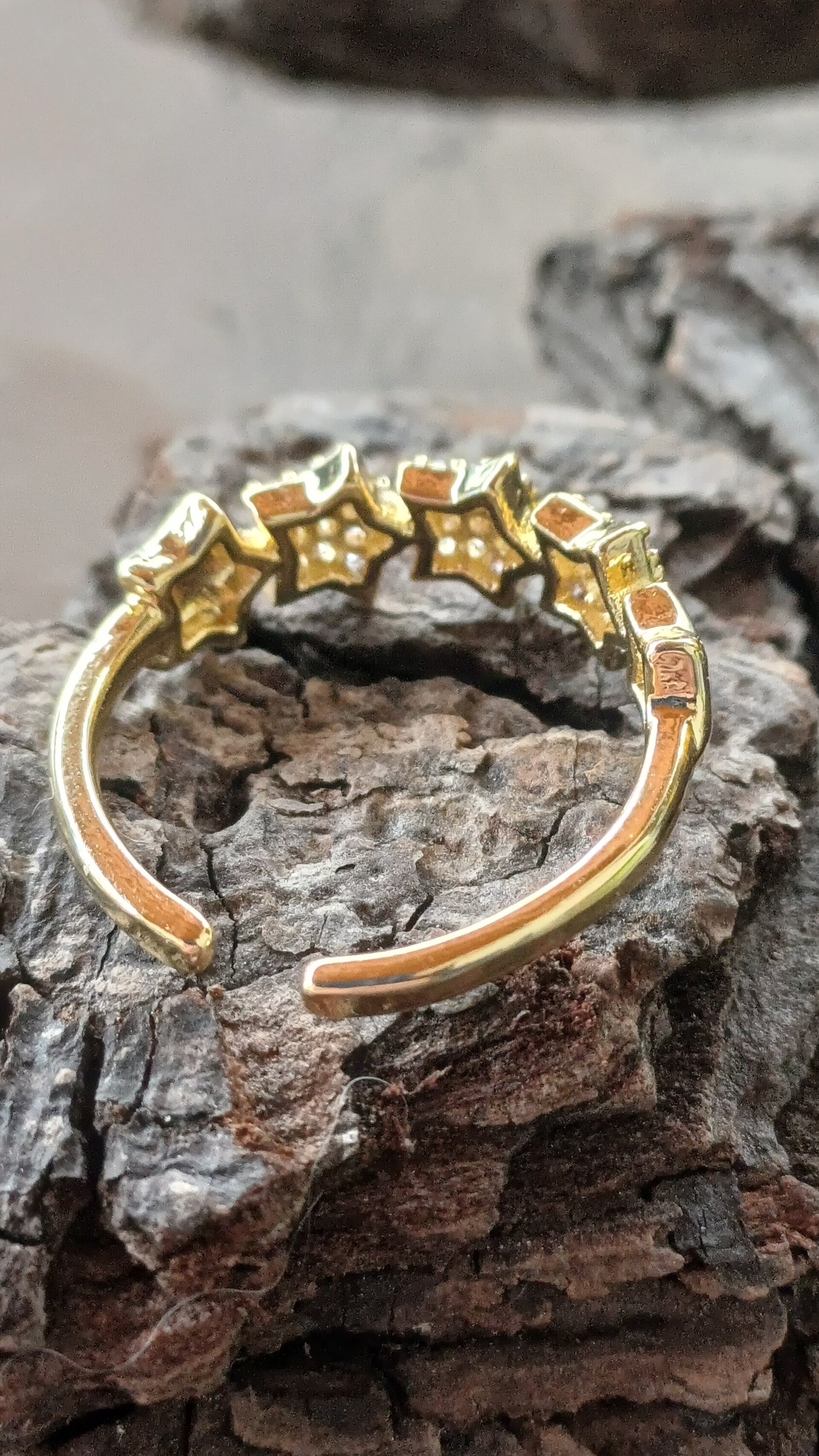 Anillo Estrella Eterna - Acero Dorado con Brillo Infinito - 2