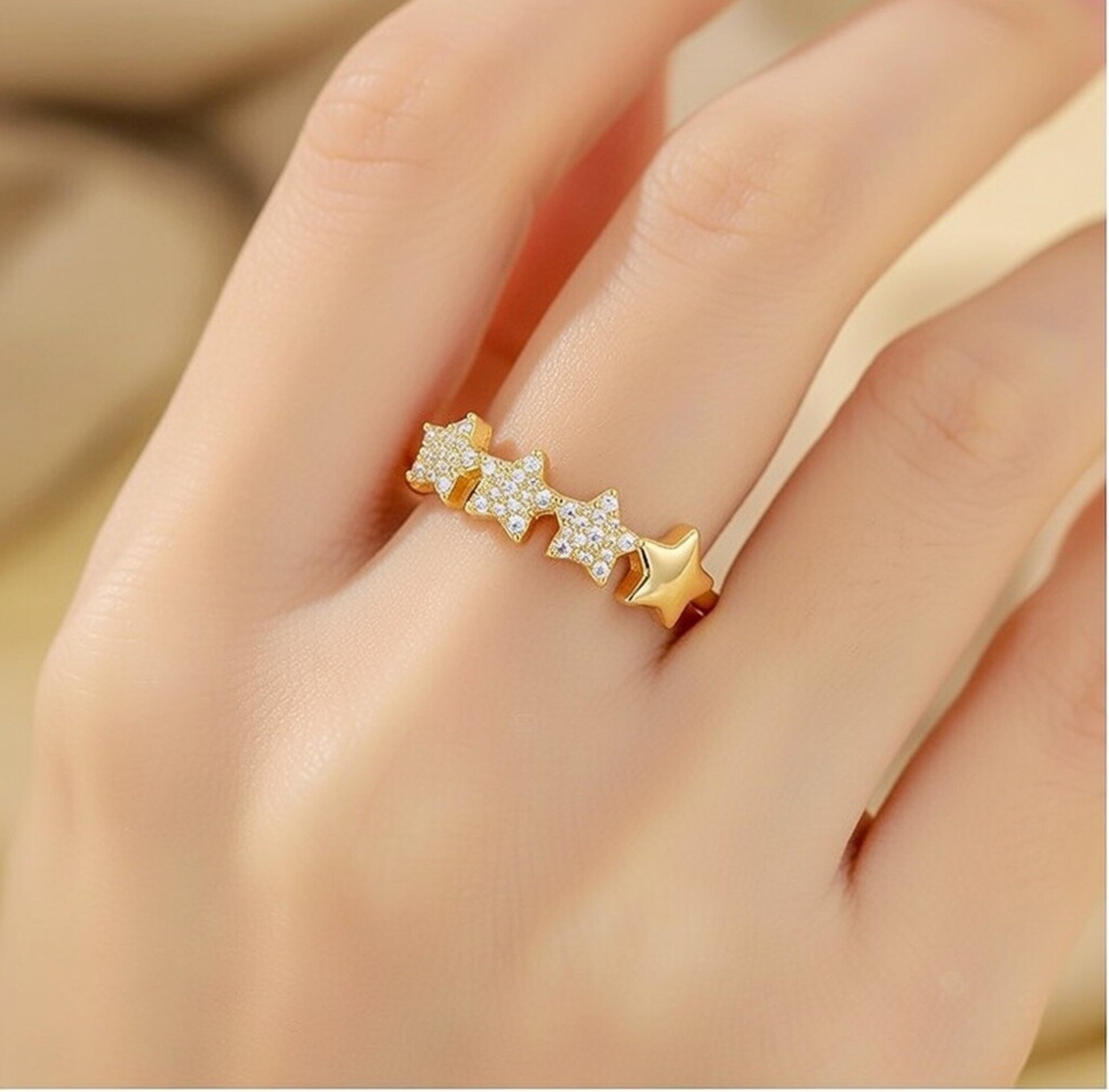 Anillo Estrella Eterna - Acero Dorado con Brillo Infinito - 4