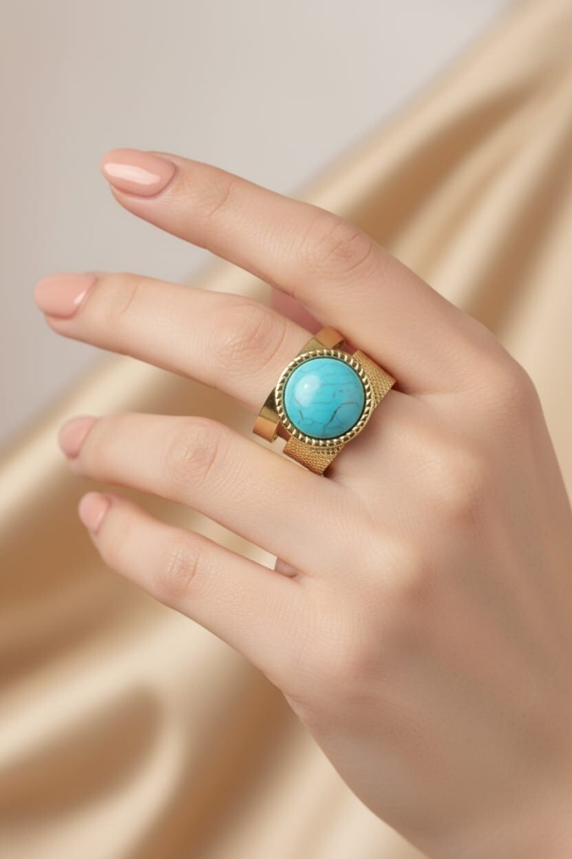 Anillo Zafira – Acero Dorado con Turmalina Azul (Ajustable) - 2