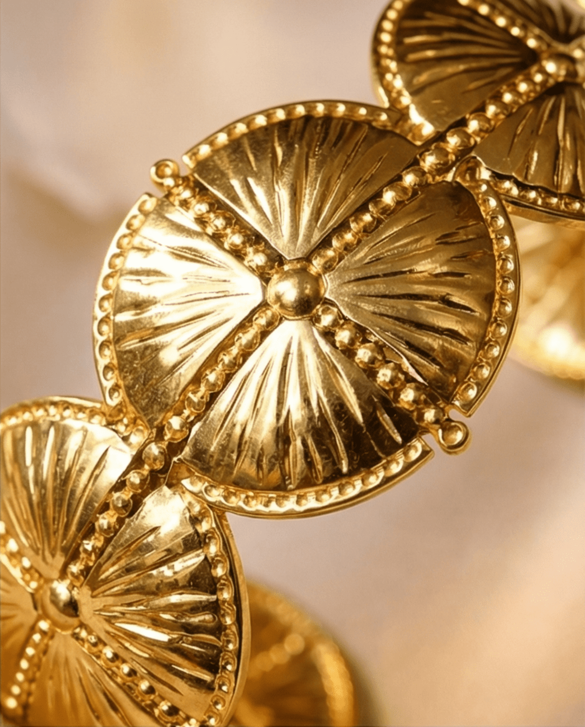 ✨ Brazalete Roma Dorado Elegancia Atemporal ✨ - 4