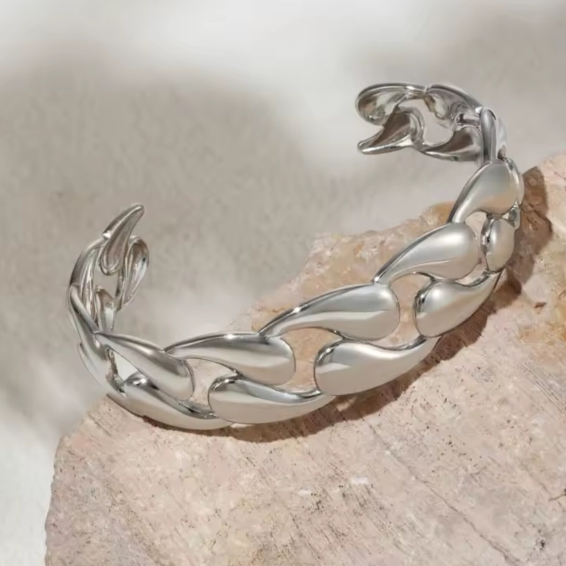 Pulsera Lazo de Plata – Fuerza y Estilo Atemporal - 3