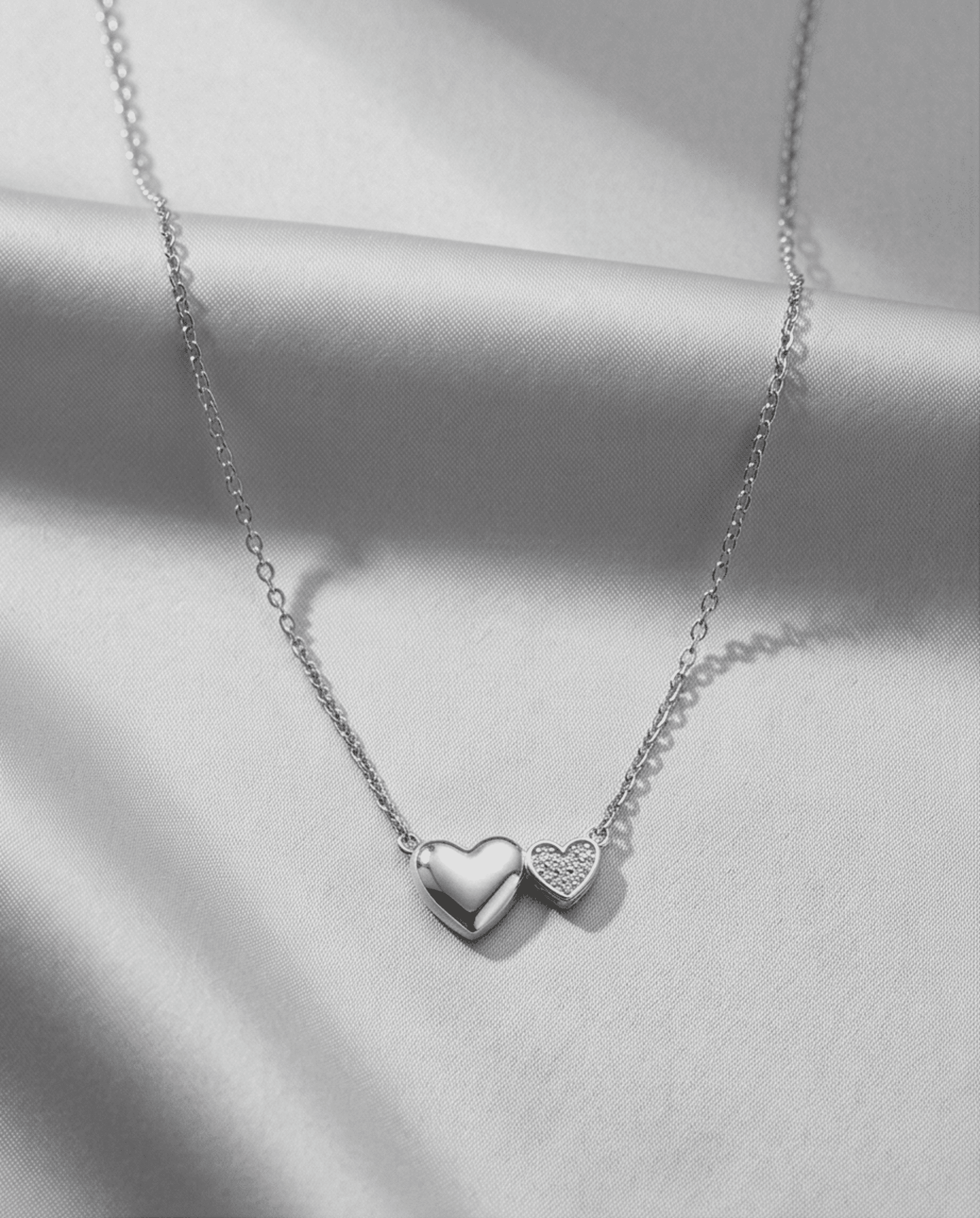 Twin Heart Shine – Collar Dos Corazones en Acero Quirúrgico 316L - 1