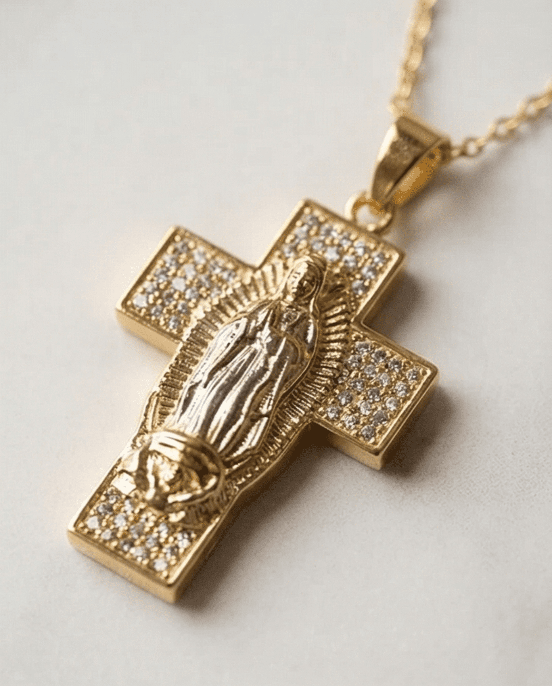 Collar Cruz Dorada – Acero Quirúrgico Chapado en Oro 18K - 2