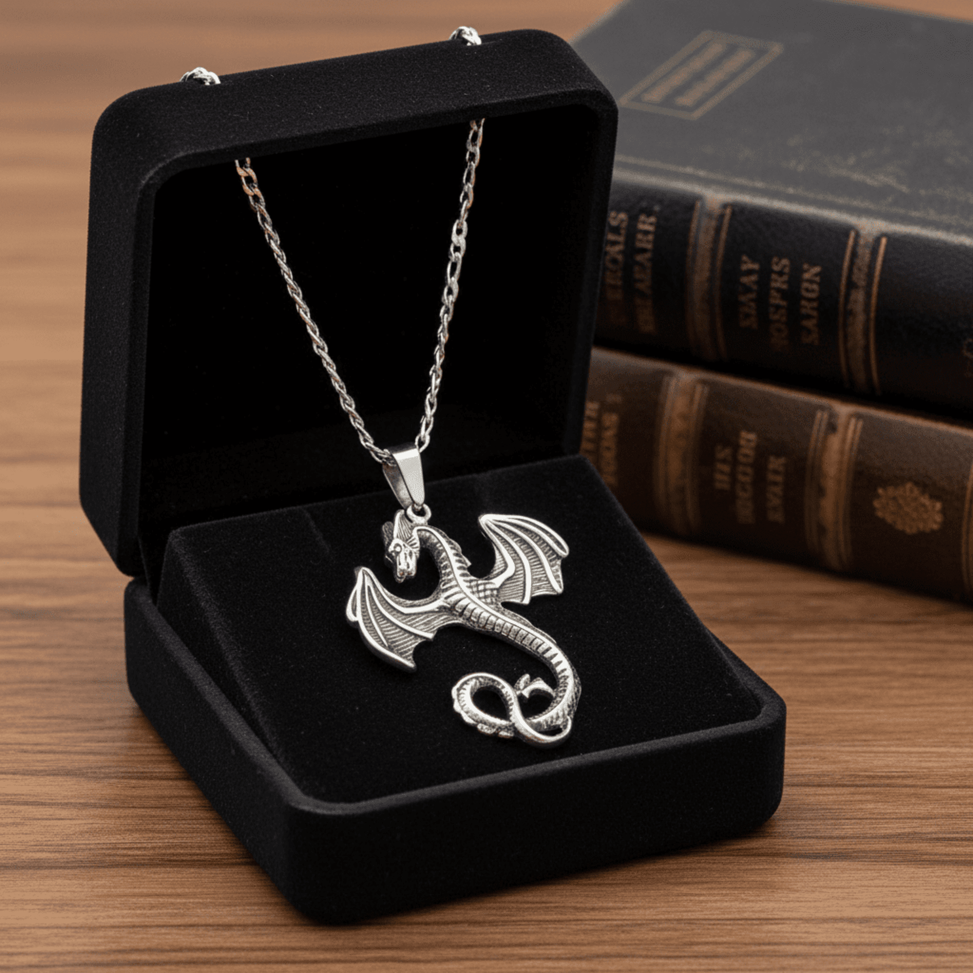 Colgante Dragón Mitológico en Acero Quirúrgico Plateado – Joyas Herrero - 2