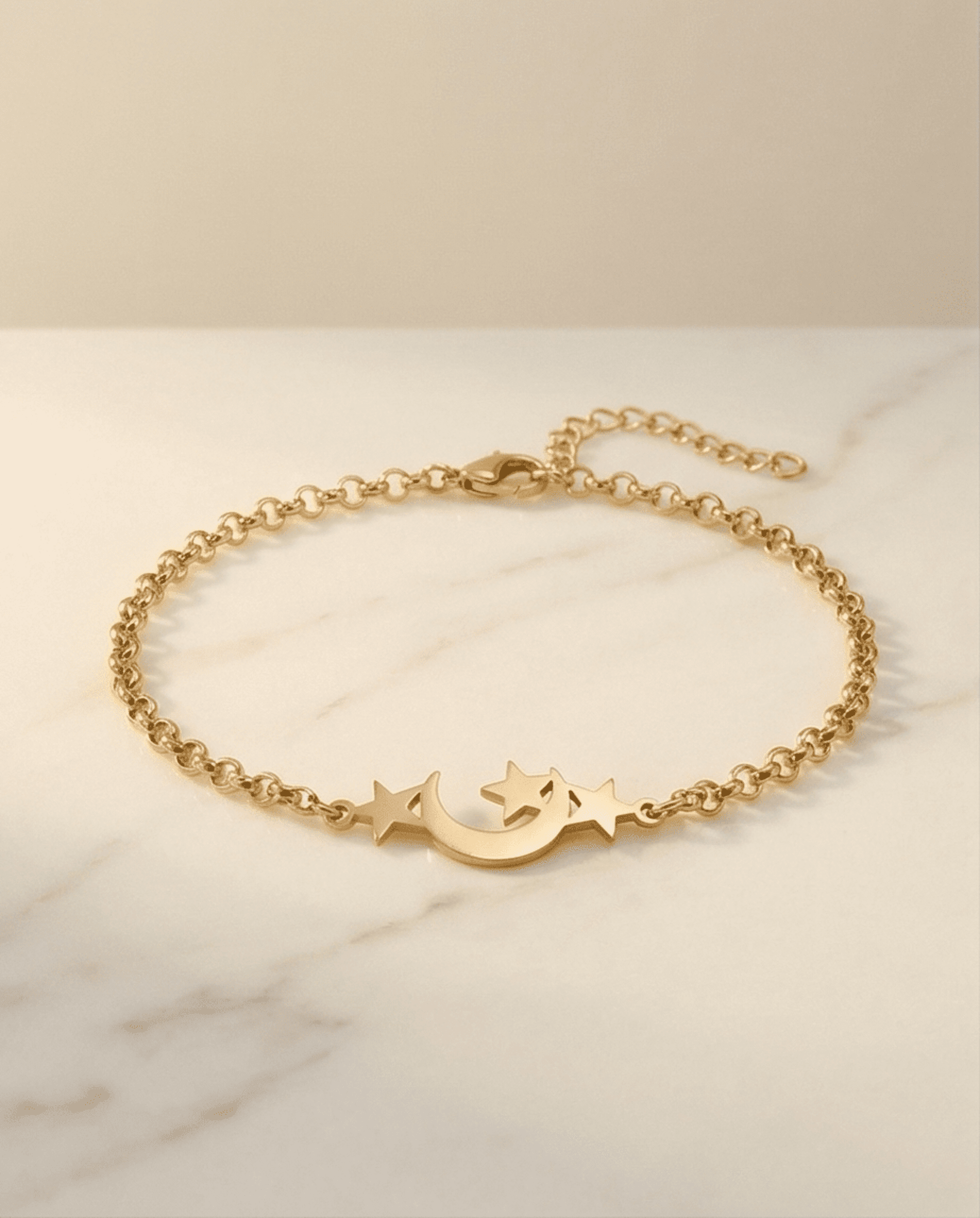 Pulsera Luna y Estrellas - Chapado en oro 18klt - Hipoalergénico - 2