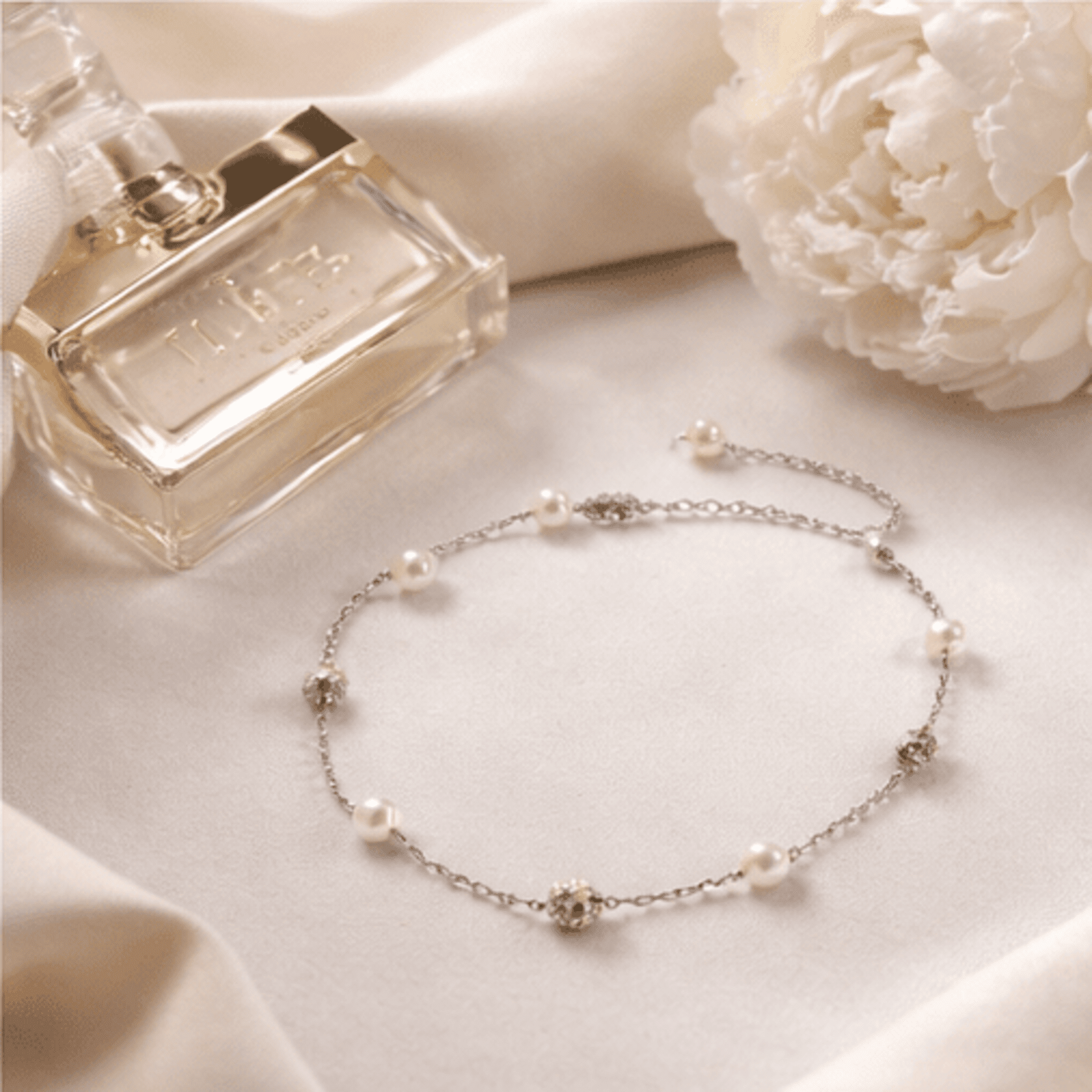Crystal Pearl Line – Pulsera Perlas & Brillos - 2