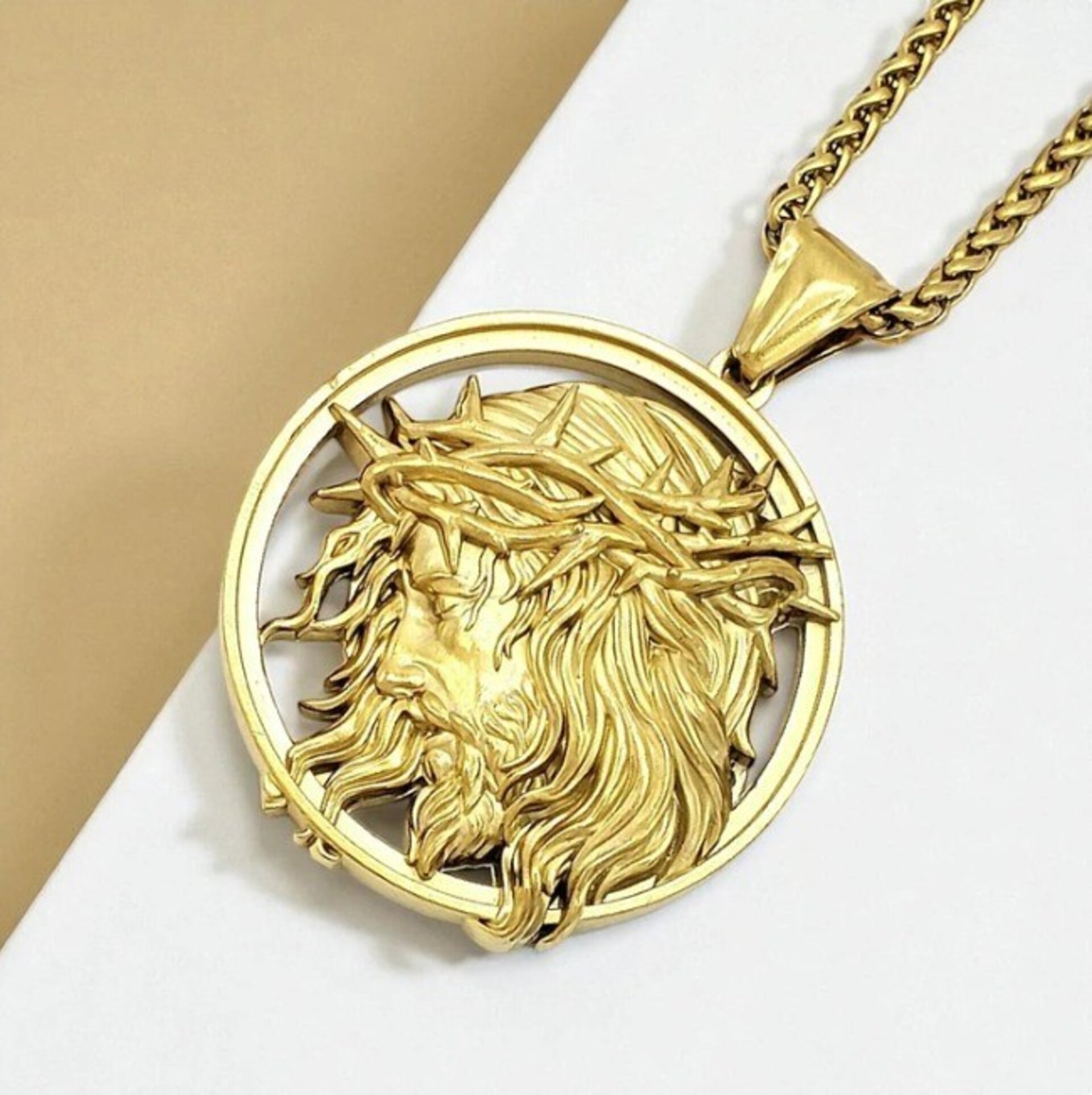 Colgante Fe Dorada – Jesús en Relieve - 3