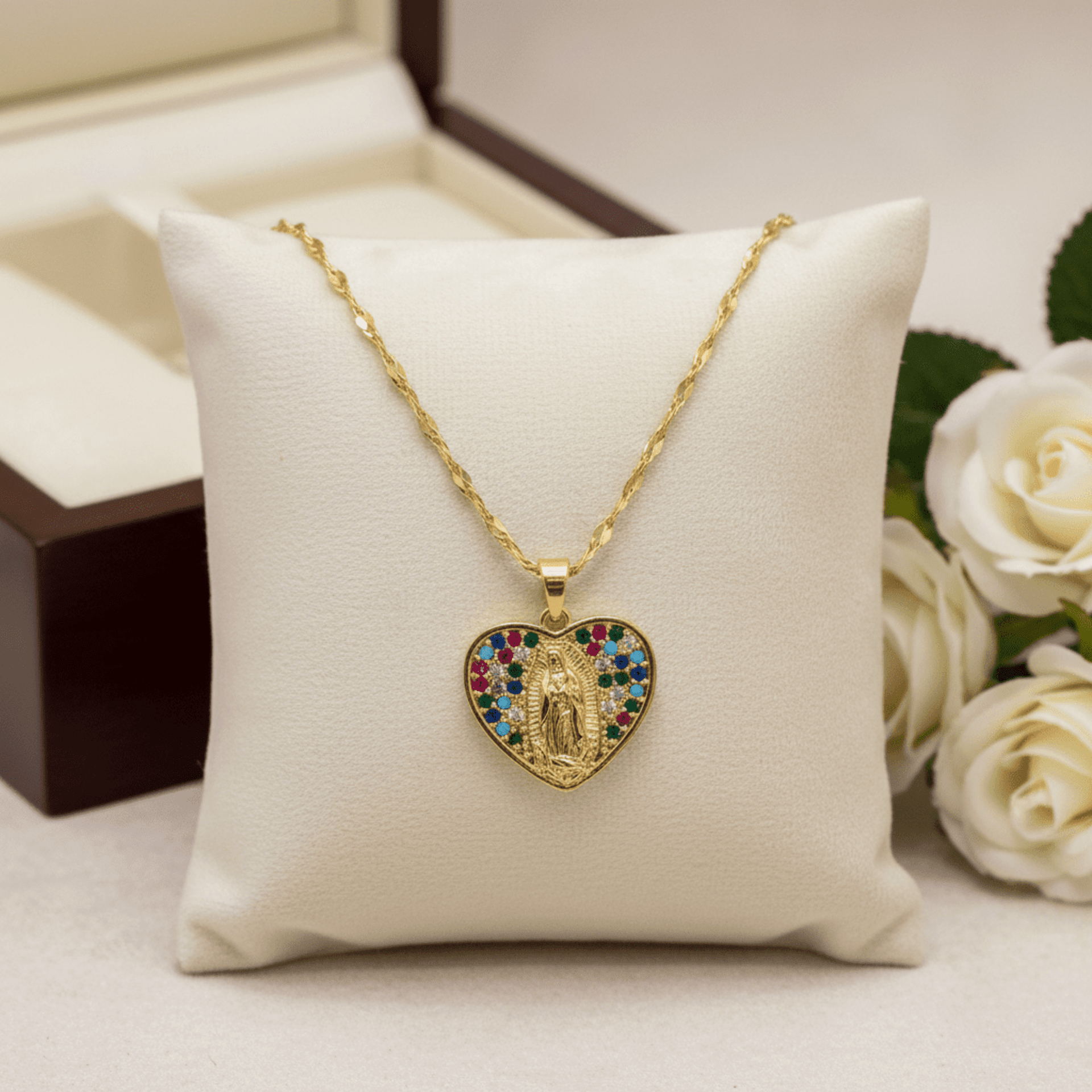 Collar Corazón Sagrado chapado en oro 18klt - 2