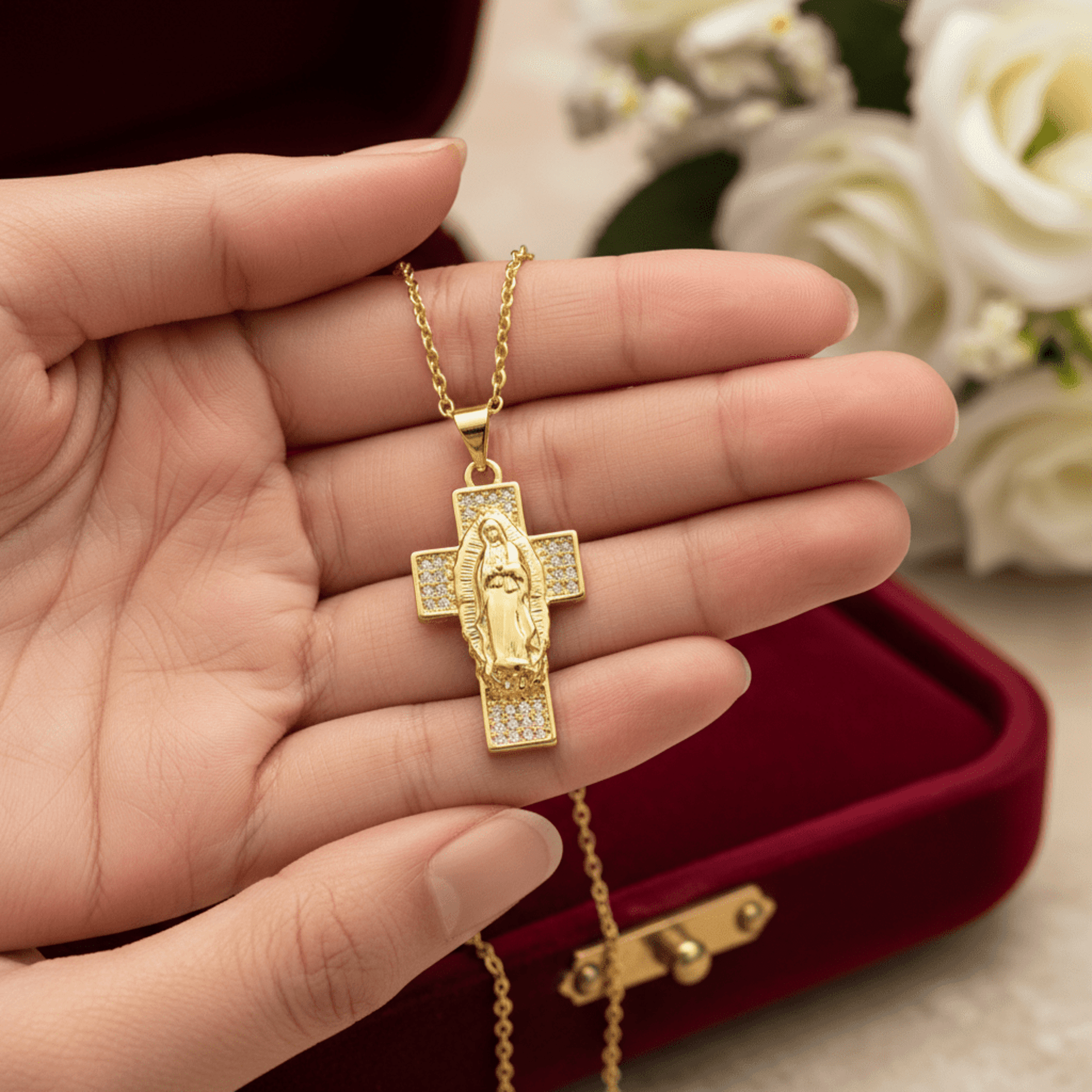 Collar Cruz Dorada – Acero Quirúrgico Chapado en Oro 18K - 5