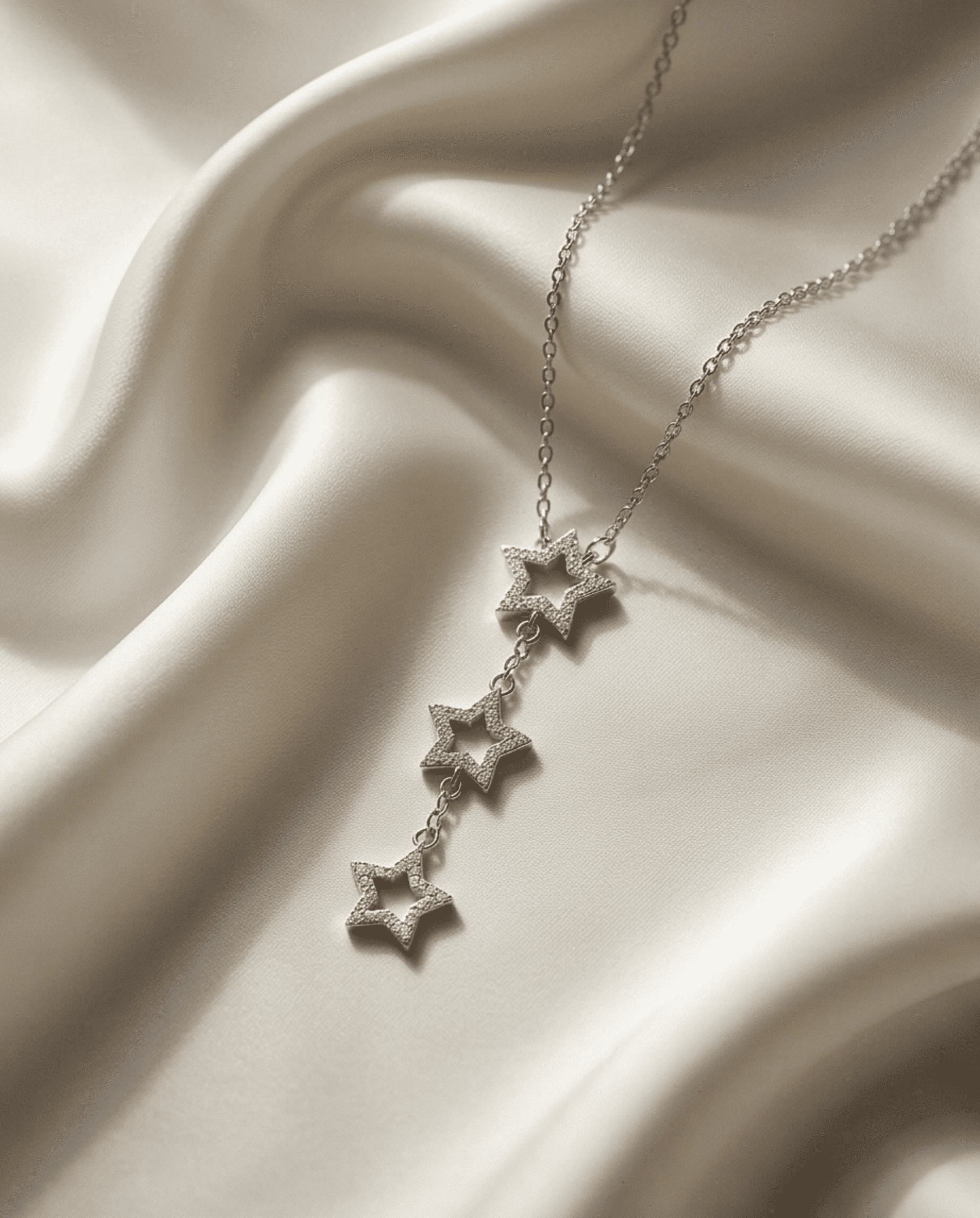 Stellar Shine – Collar de Estrellas en Acero Quirúrgico 316L - 1