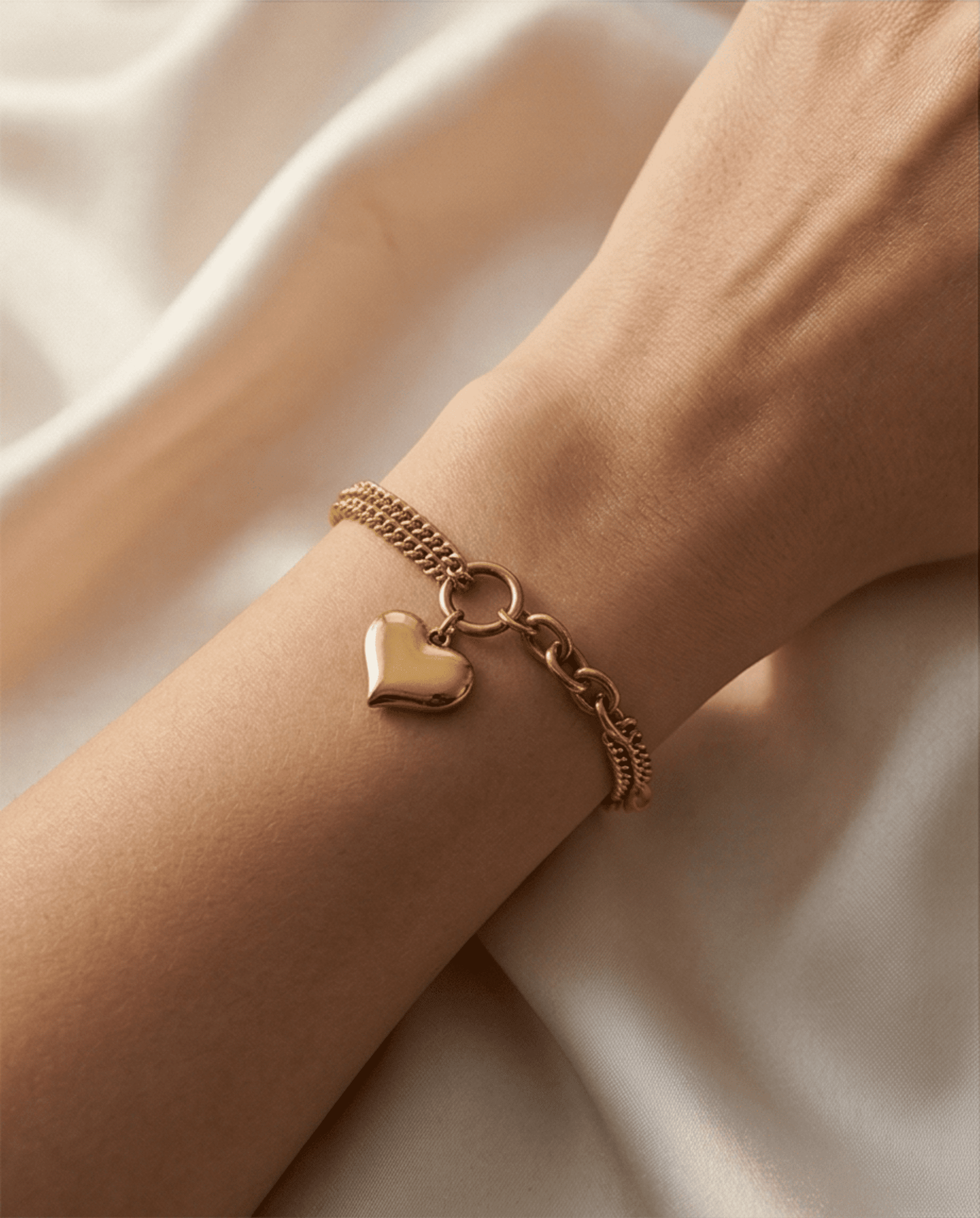 Pulsera Corazón Chunky Dorado – Acero Inoxidable con Acabado Oro 18K - 3